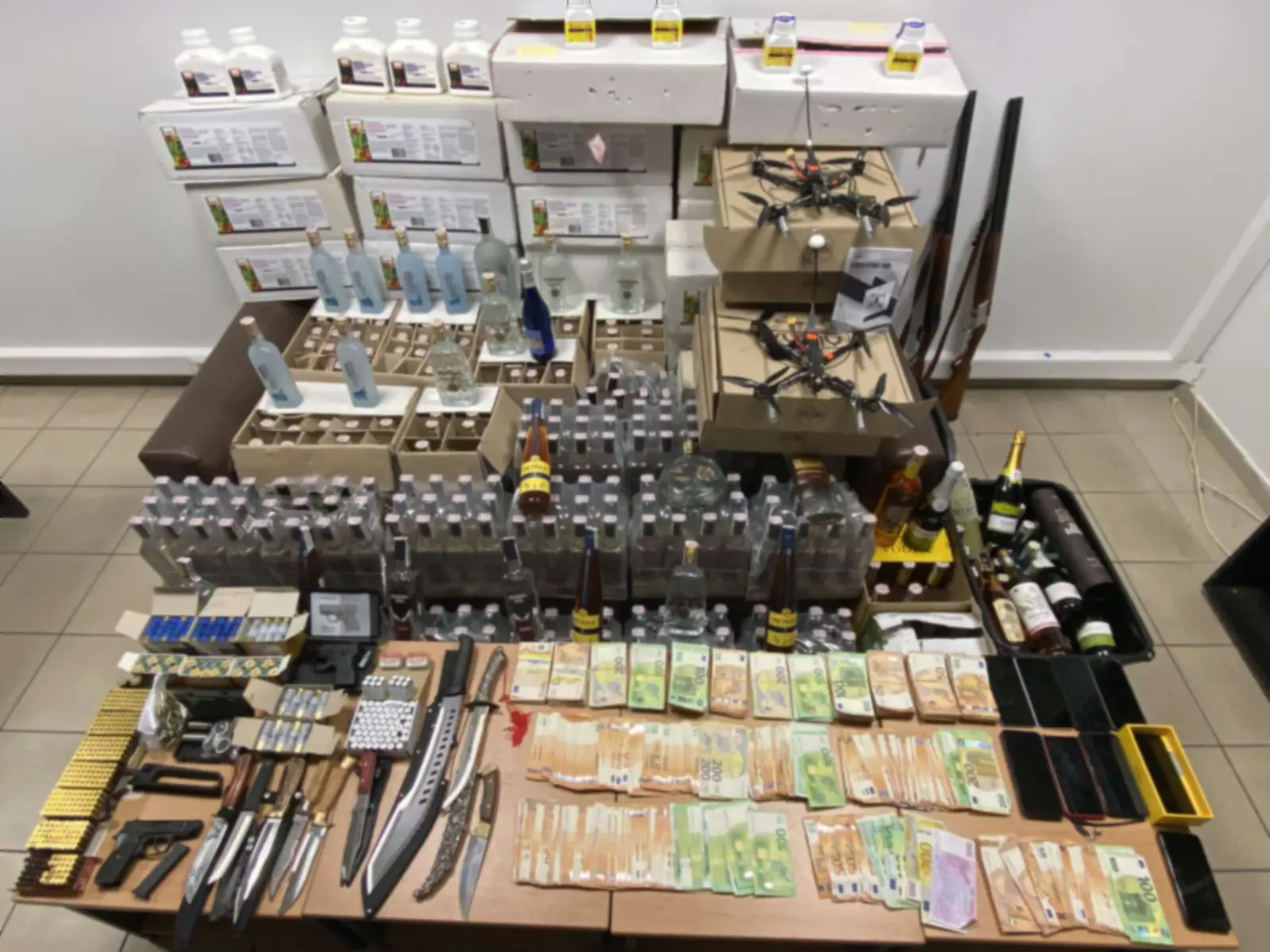 Εξαρθρώθηκε σπείρα που έκανε «λαθρεμπόριο» ποτών και φυτοφαρμάκων – «Δρούσαν» για τουλάχιστον 13 χρόνια