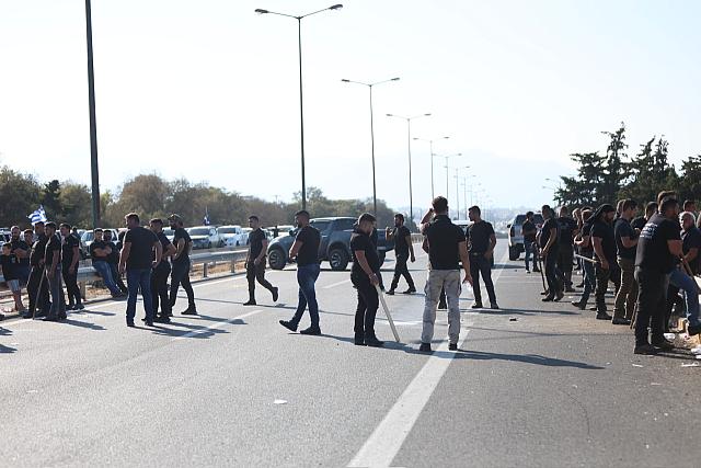 Σε «θέση μάχης» οι κτηνοτρόφοι στην Κρήτη – Ετοιμοι για νέες κινητοποιήσεις
