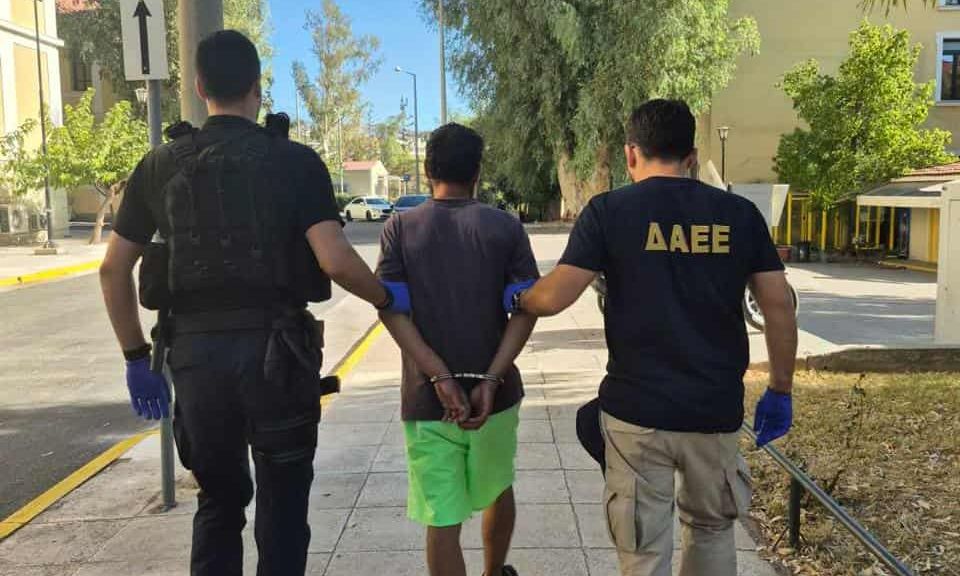 Αιγάλεω – Ο αλλοδαπός δράστης «σεξουαλικών» επιθέσεων είναι ο «εμπρηστής» του Υμηττού