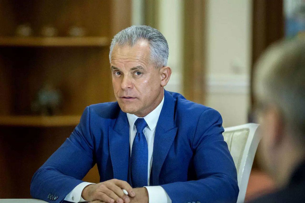 Μας «βάζει τα γυαλιά» η Μολδαβία – Διώκει τους ολιγάρχες!