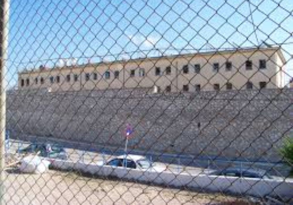 Κορυδαλλός: Άγρια Ληστεία – 26χρονη Γρονθοκοπήθηκε και Έχασε το Πορτοφόλι της