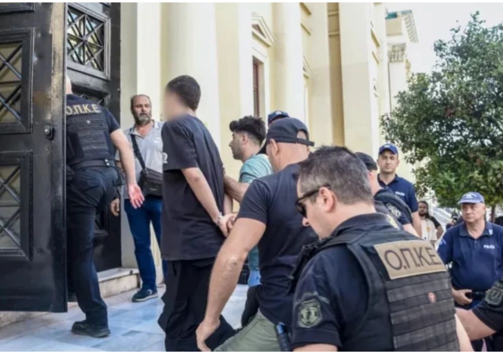 Αφέθηκαν Ελεύθεροι οι Δύο Νεαροί που Κατηγορήθηκαν για τη Φωτιά στο Γηροκομείο