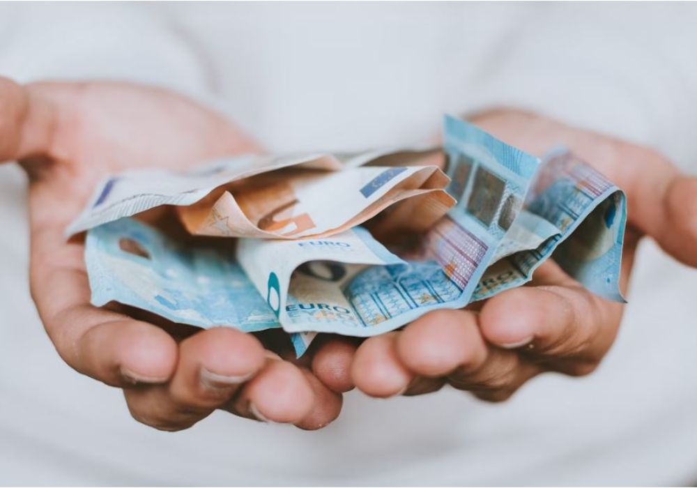 Δύο νέα επιδόματα φέτος το φθινόπωρο – Ποιοι θα τα πάρουν