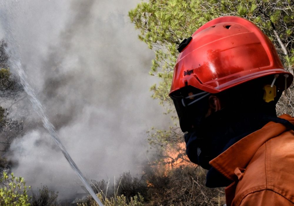 Φωτιά στο Μαρκόπουλο Αττικής – Υπό έλεγχο η κατάσταση