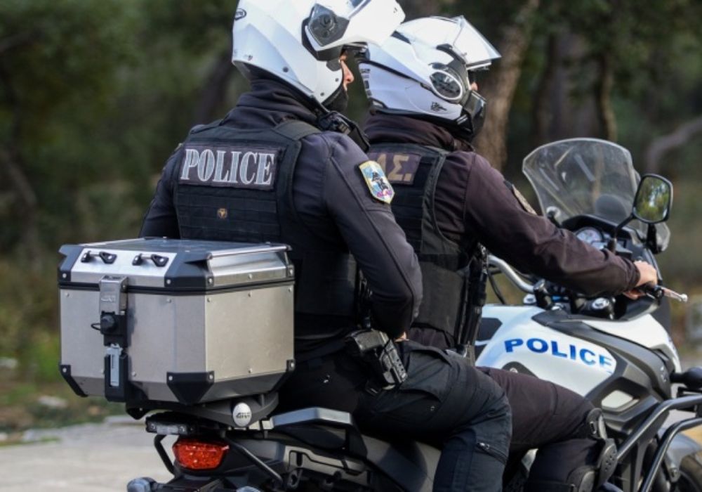 Τρομακτικό περιστατικό: Τέσσερις επιτέθηκαν και απείλησαν ανήλικο με αιχμηρό αντικείμενο σε Λύκειο στα Πετράλωνα