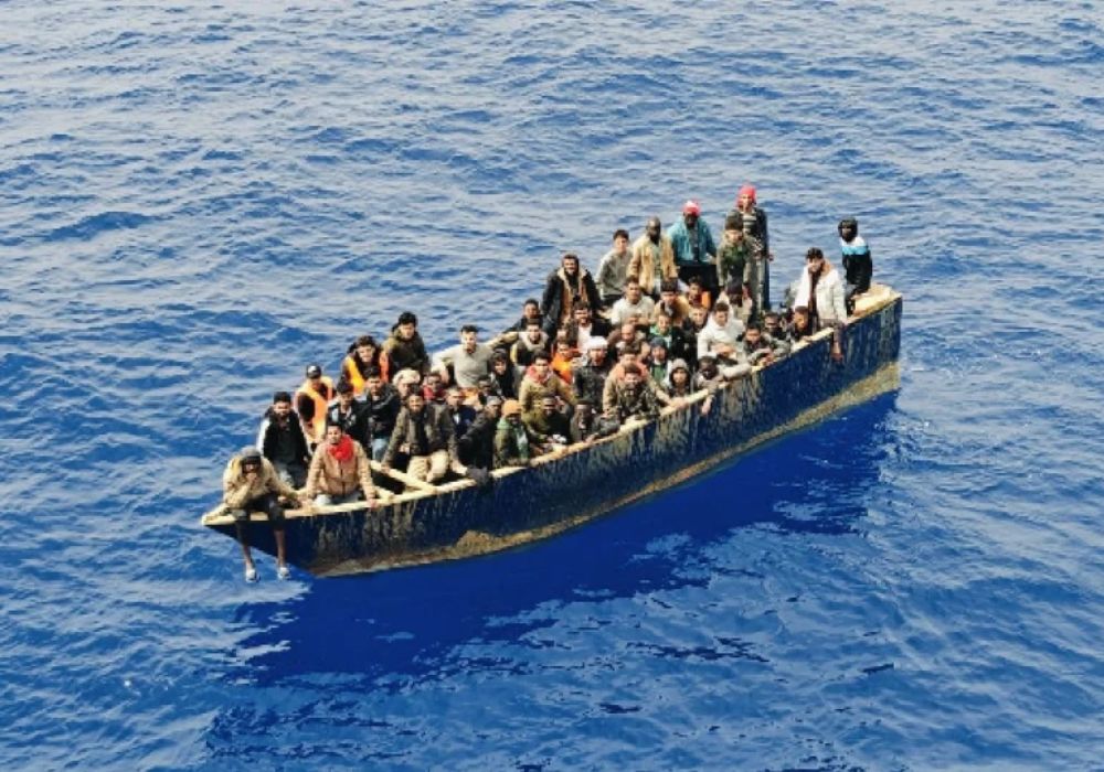 Νέες αφίξεις στη Γαύδο: Δεκάδες μετανάστες εντοπίστηκαν στα νότια του νησιού