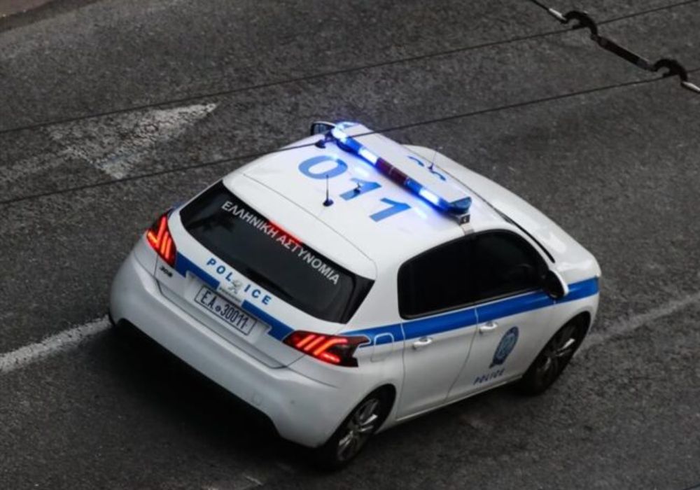 Πάτρα: Οπλισμένος Άνδρας Εκβίασε Οδηγό για 1.000€ στη Μέση του Δρόμου