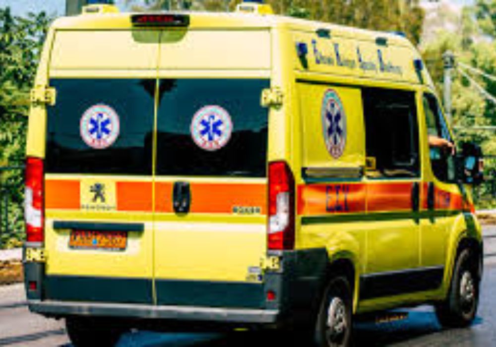 Μεσογείων: Πεζός Παρασύρθηκε από Μοτοσικλέτα – Σοβαρά Τραυματίας