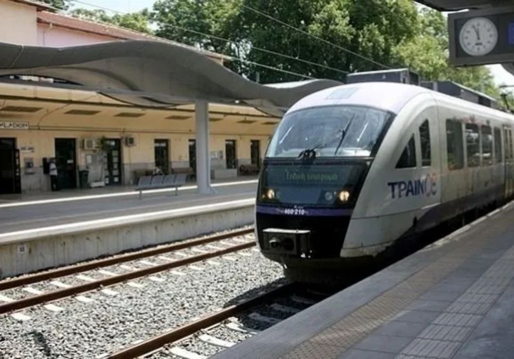 Ακινητοποιήθηκε η αμαξοστοιχία 521 στην Τιθορέα