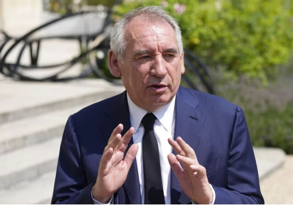 Παραίτηση Μπαϊρού: Ο Γάλλος πρωθυπουργός κατευθύνεται στο Ελιζέ