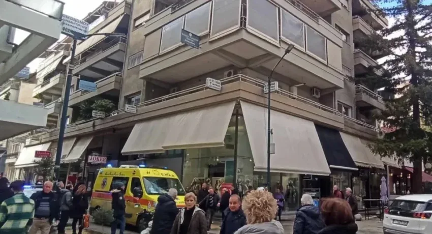 «ΣΥΝΑΓΕΡΜΟΣ» στο Μαρούσι: Γυναίκα απειλεί να πέσει από τον 3ο όροφο πολυκατοικίας!