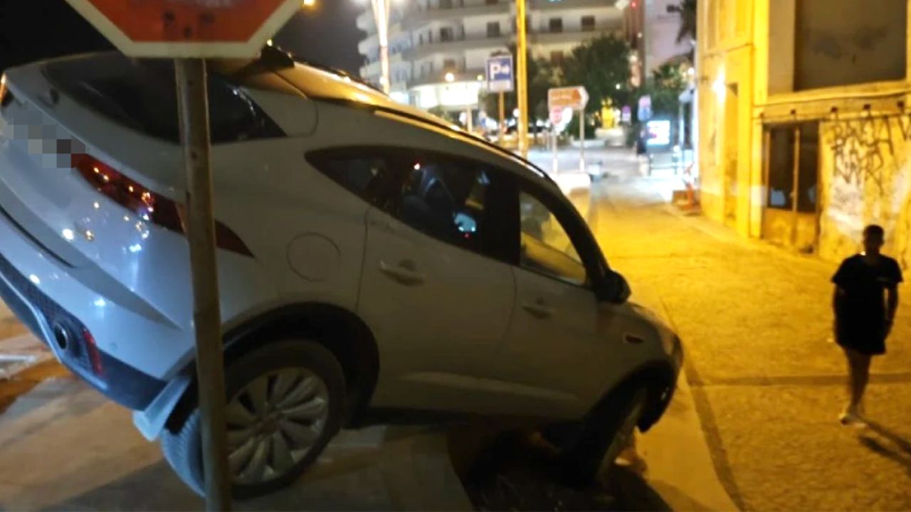 Ηράκλειο: ΙΧ αιωρείται στην παραλιακή μετά από λάθος στροφή του οδηγού