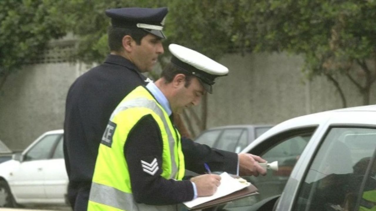Λάρισα: 23χρονος μεθυσμένος και χωρίς δίπλωμα πίσω από τα κάγκελα!