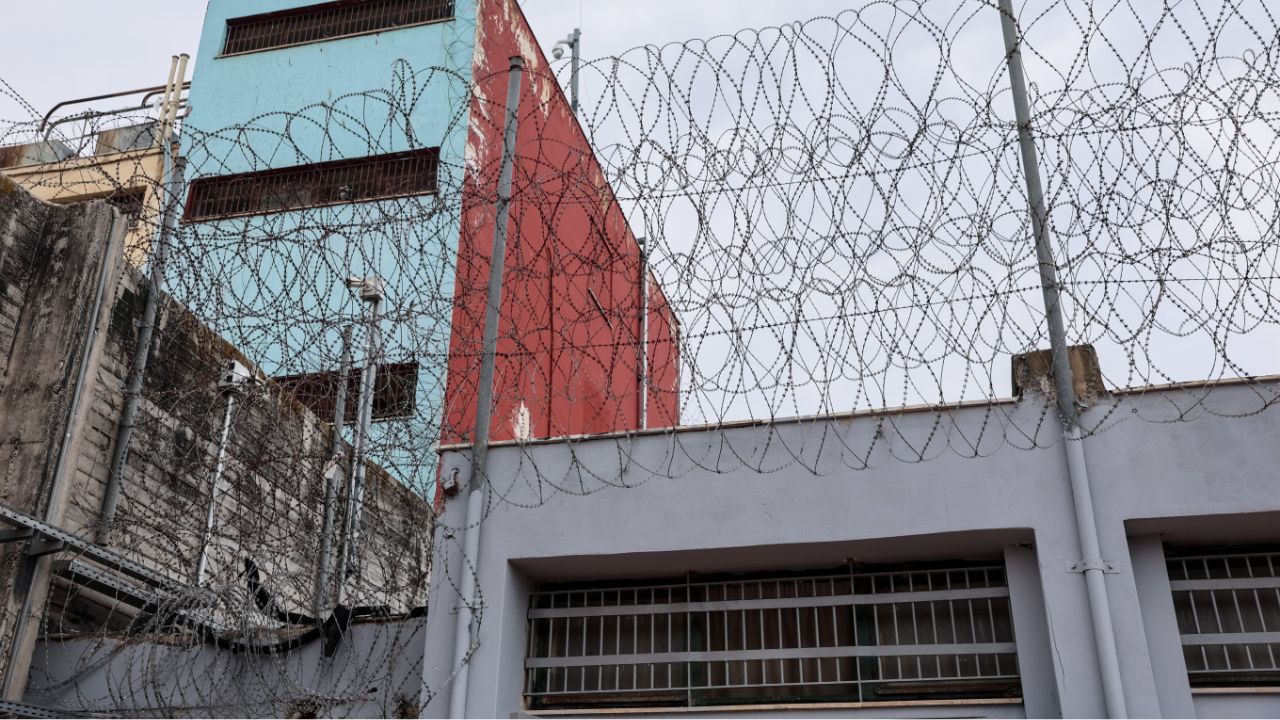 Τραμπ για τις ελληνικές φυλακές: Οι μισοί κρατούμενοι είναι ξένοι