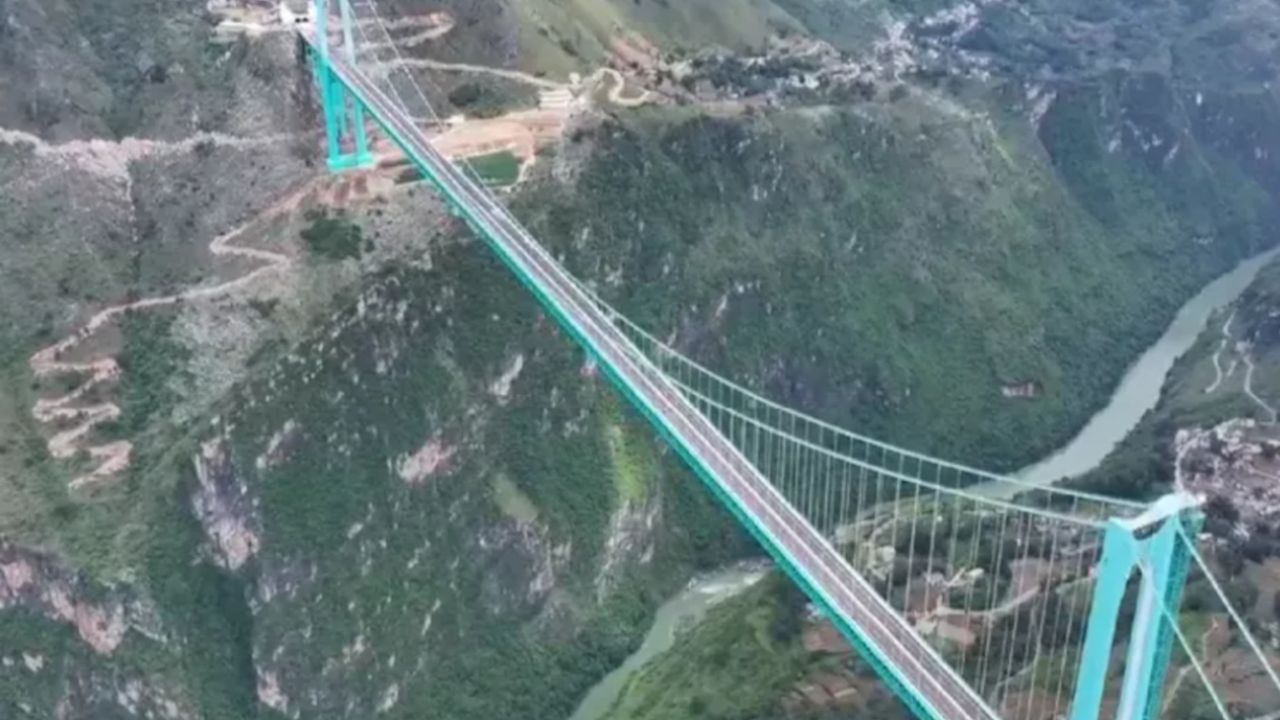 Κίνα: Ψηλότερη γέφυρα στον κόσμο μειώνει τη διαδρομή από δύο ώρες σε δύο λεπτά