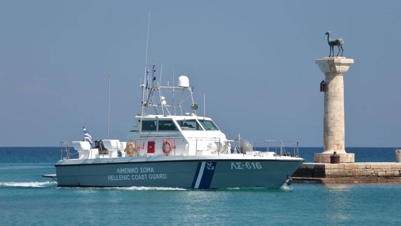 Κάρπαθος: Σώθηκαν 35 παράνομοι μετανάστες κοντά στην παραλία Διακόφτης