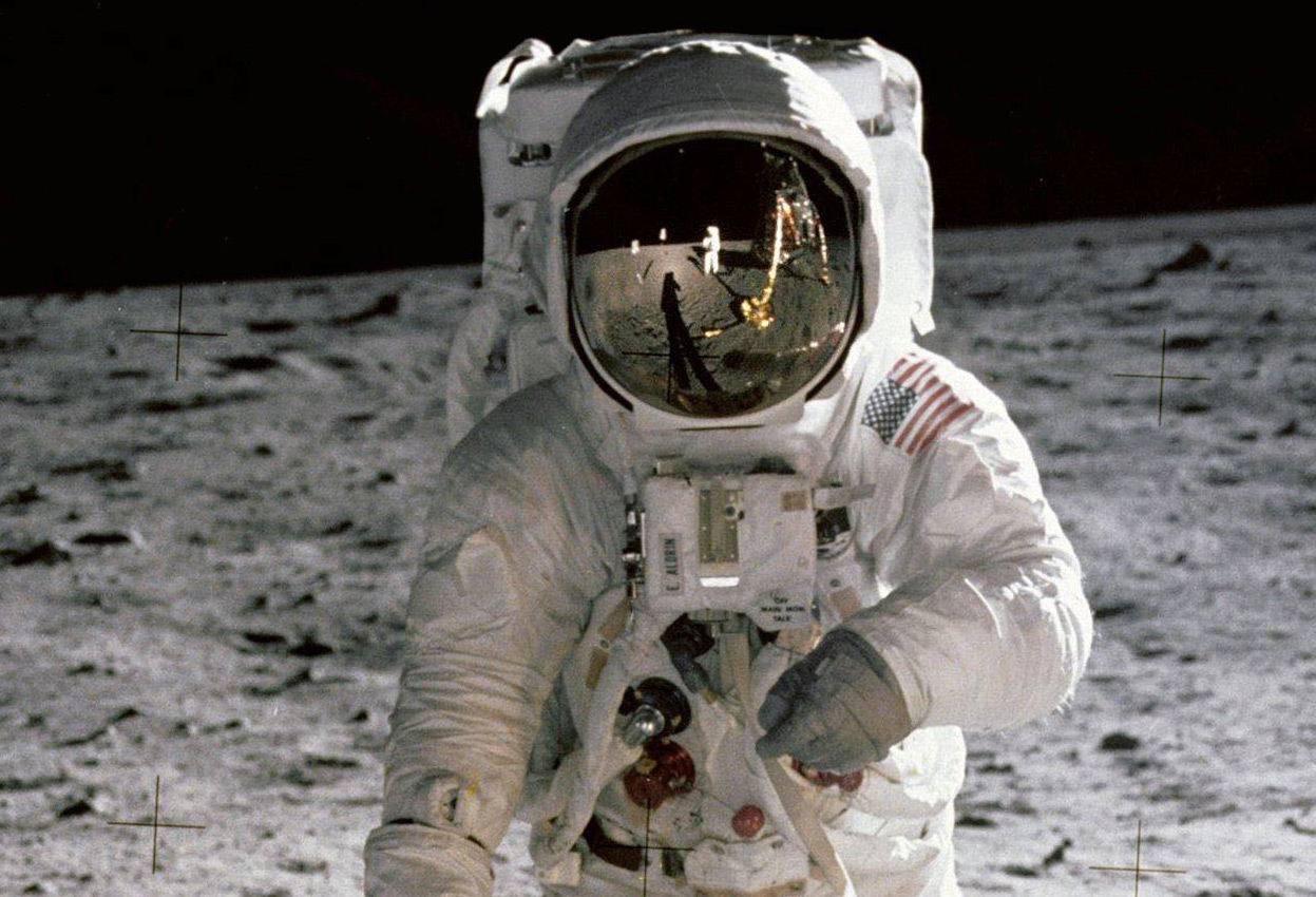 Η NASA ανακοίνωσε ότι «σχεδιάζει» την πρώτη «επανδρωμένη» αποστολή στη Σελήνη μετά από 50 χρόνια