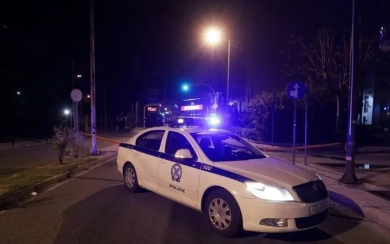 Τα σαΐνια του Χρυσοχοΐδη έκαναν και πάλι το θαύμα τους: Συνέλαβαν για οπλοκατοχή παρέα εφήβων που κρατούσαν ψεύτικα σπαθιά