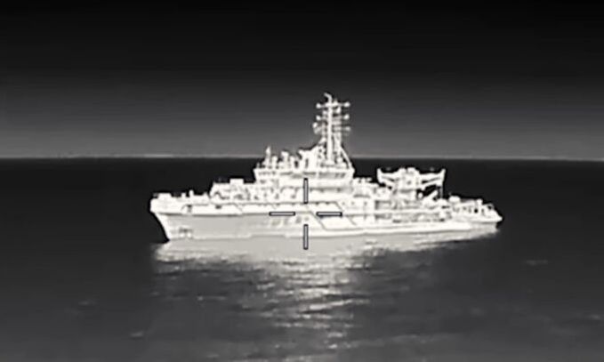 Πόλεμος στην Ουκρανία: Drone «έπληξε» ρωσικό αναγνωριστικό στη Μαύρη Θάλασσα [ΒΙΝΤΕΟ]