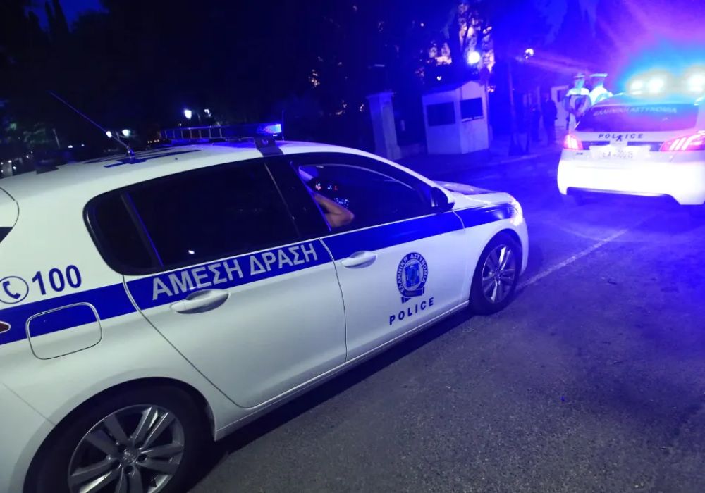 ΣΟΚ ΣΤΗ ΘΕΣΣΑΛΟΝΙΚΗ: ΑΝΗΛΙΚΟΣ ΜΕ ΚΛΕΜΜΕΝΗ ΜΟΤΟΣΙΚΛΕΤΑ ΕΠΕΣΕ ΠΑΝΩ ΣΕ ΠΕΡΙΠΟΛΙΚΟ