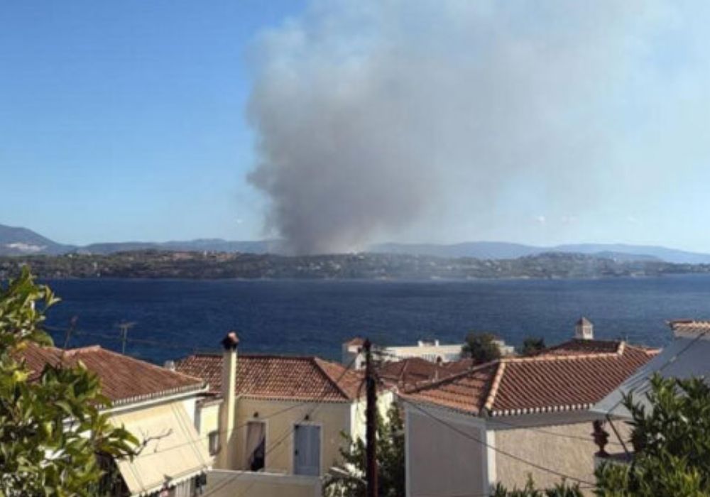 Φωτιά ξέσπασε στο Κουνούπι Αργολίδας – Μήνυμα 112 για εκκένωση Βεργαίικων, 11 εναέρια στην κατάσβεση