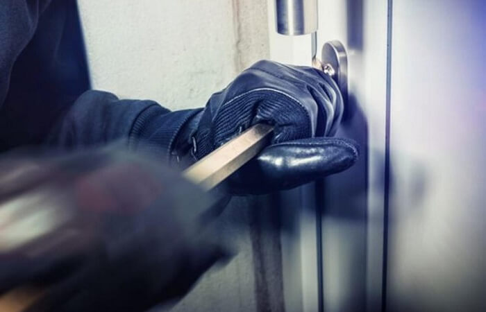 Συμμορία ανηλίκων «ρήμαζε» καταστήματα στη Ρόδο – Δύο συλλήψεις, αναζητούνται 3 συνεργοί