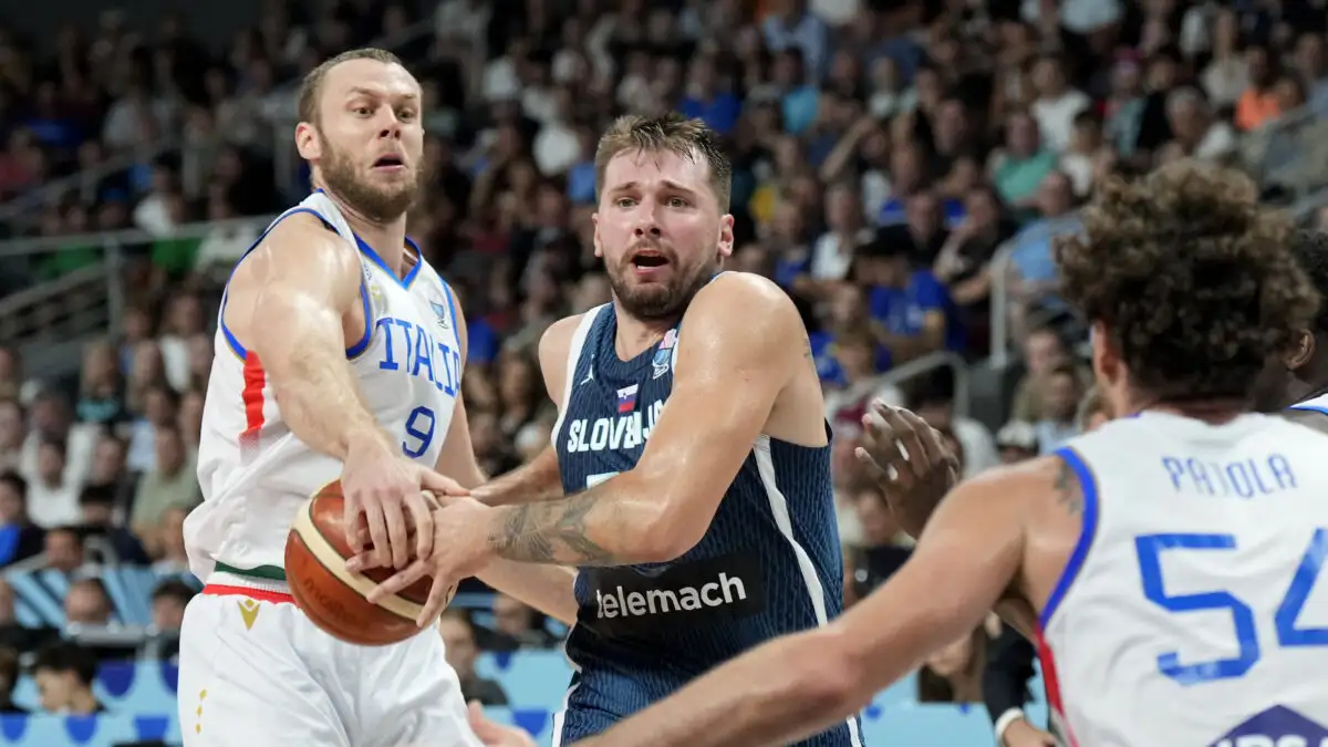 Ιταλία – Σλοβενία 77-84: Ο διαστημικός Ντόντσιτς έστειλε τους Σλοβένους στα προημιτελικά του Eurobasket