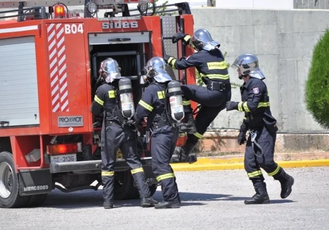 Βελτιωμένη η εικόνα της φωτιάς στο Πετρωτό Φθιώτιδας