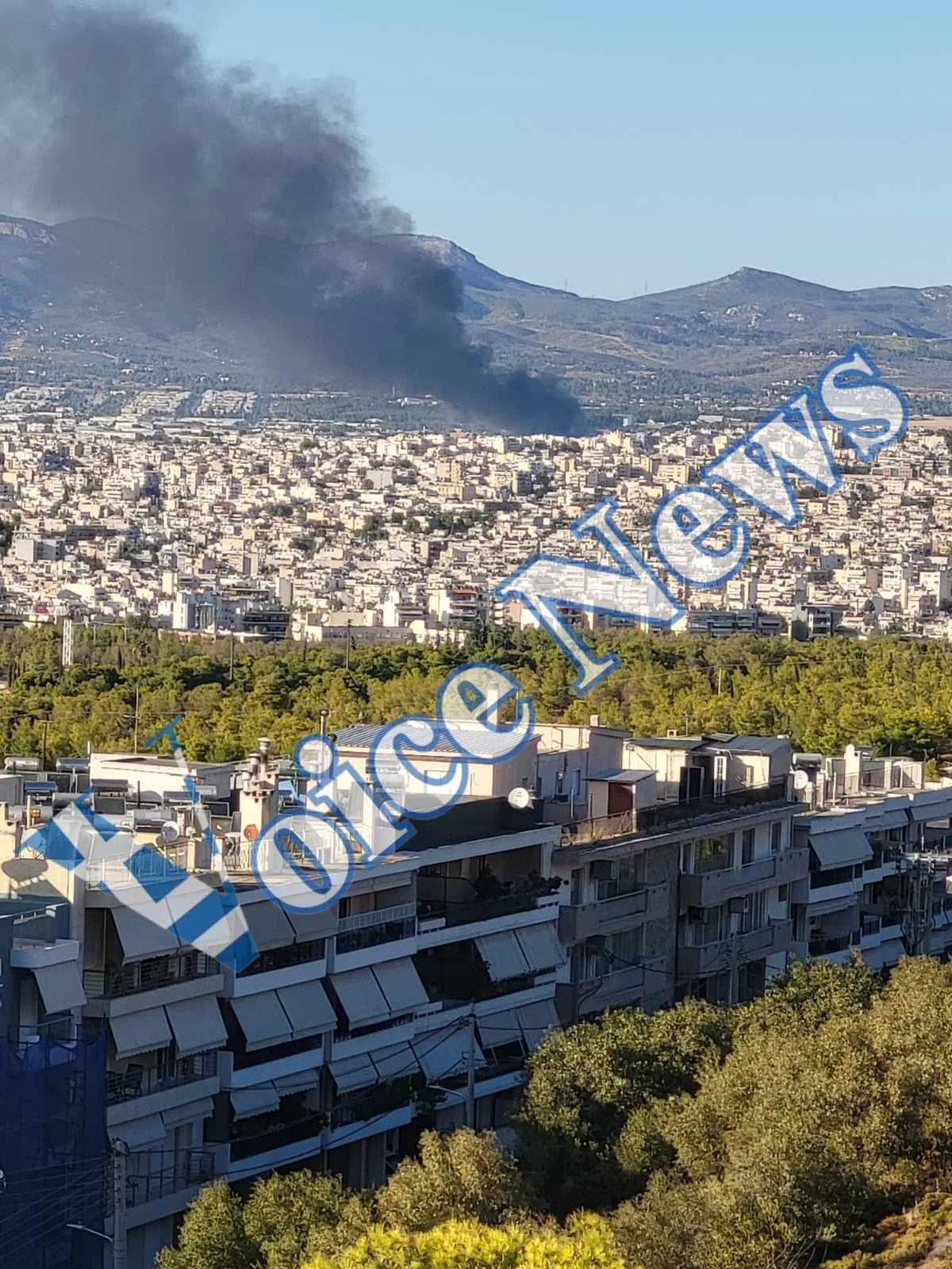 Μενίδι – Η φωτιά στο εργοστάσιο «επεκτάθηκε» σε διπλανή επιχείρηση