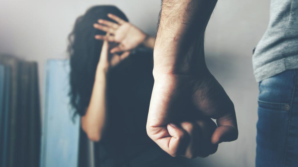 Στρατιωτικός «καταδικάστηκε» για ενδοοικογενειακή βία και κλοπή από περίπτερο