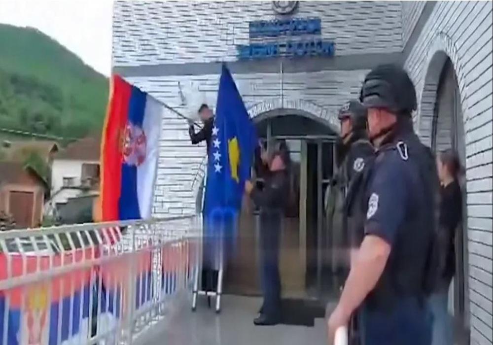 Σε νέα κλιμάκωση, αρχές της Πρίστινα εισέβαλαν σε Σερβικά θεσμικά όργανα στη Βόρεια Μιτρόβιτσα!