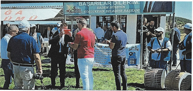 Τουρκική σημαία στα χέρια δημάρχου – Κι όμως συνέβη