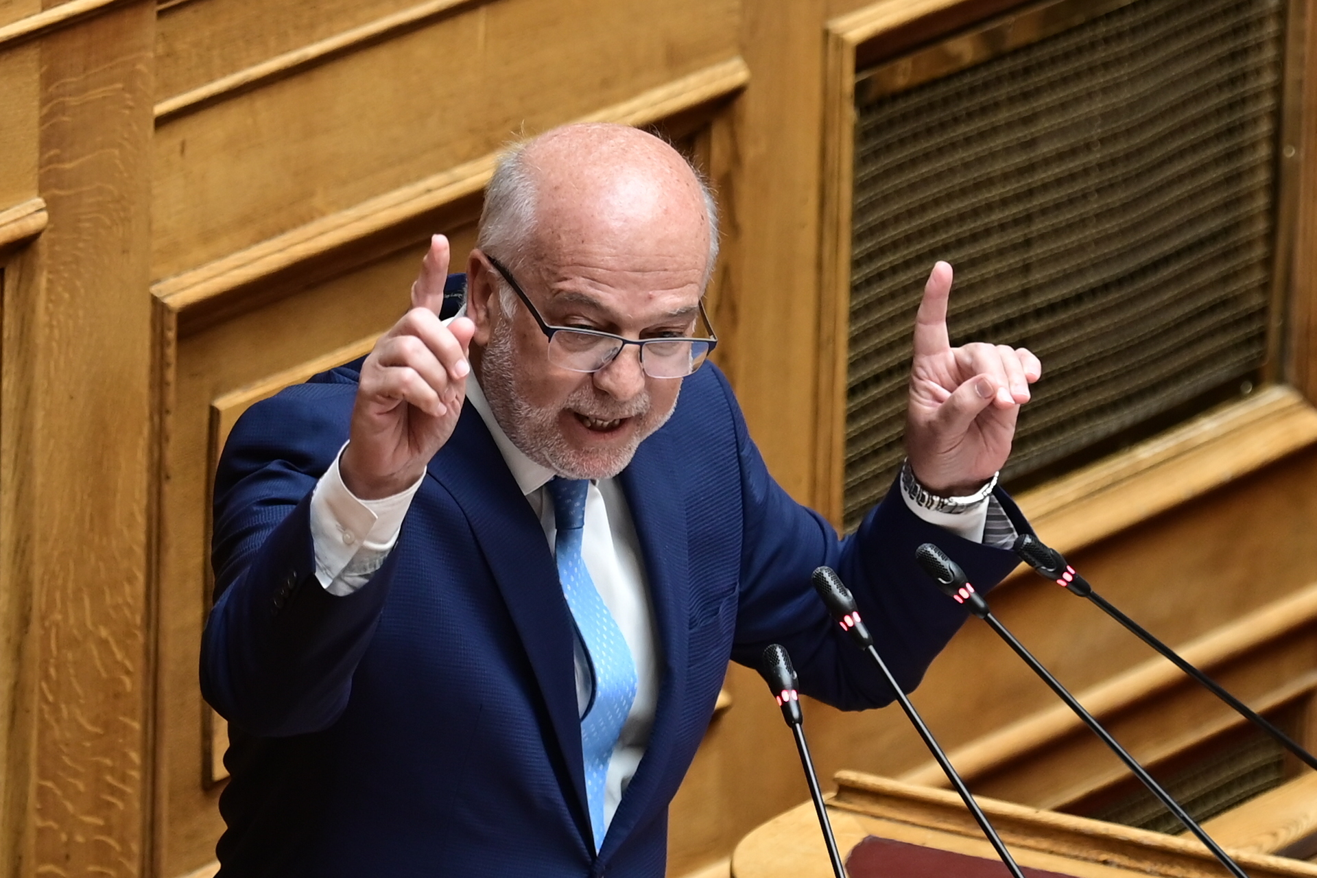 ΑΚΟΜΗ ΝΑ ΠΑΡΑΙΤΗΘΕΙ Ο ΦΛΩΡΙΔΗΣ;