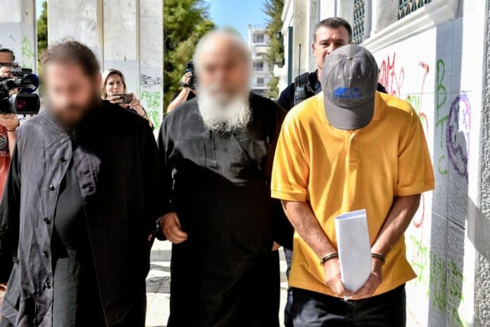 Το ευαγγέλιο που κρατούσαν οι ήρωες του ’21 βρέθηκε στο στόχαστρο του κυκλώματος αρχαιοκαπηλίας στα Καλάβρυτα