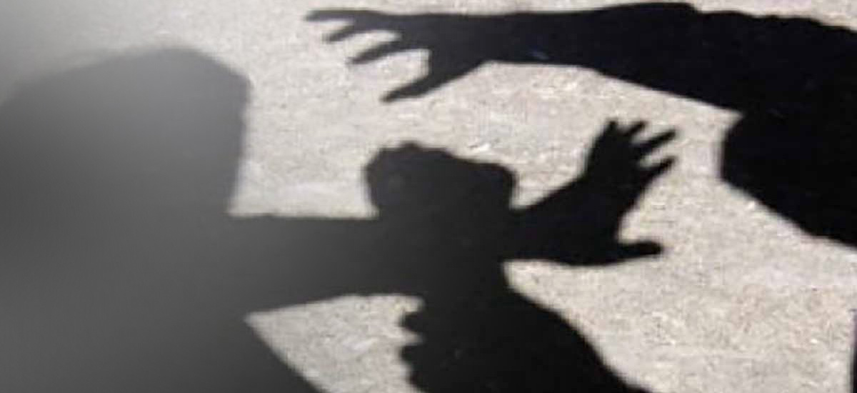 Ηράκλειο – «Νταής» ξυλοκόπησε καθαρίστρια στην λαϊκή αγορά – Τι καταγγέλλει ο Σύλλογος Εργαζομένων