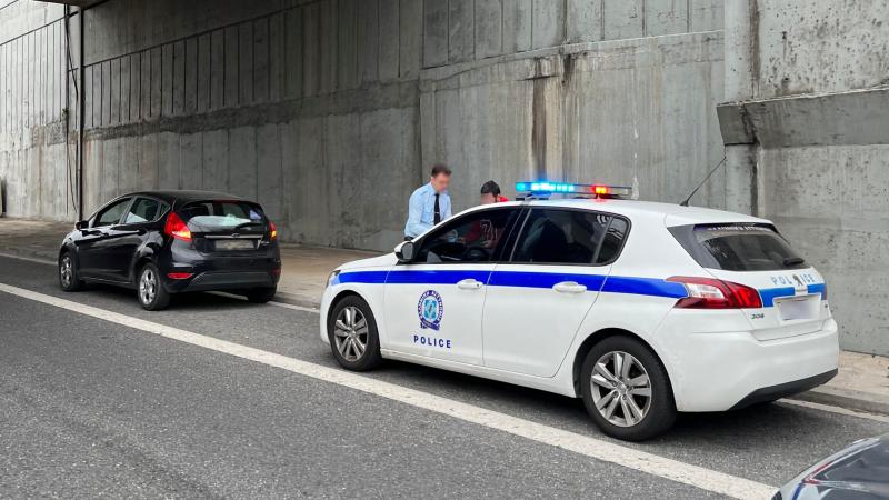 40χρονη συνελήφθη για δεύτερη φορά μέσα σε 4 ημέρες να οδηγεί σε ΛΕΑ κι ενώ της είχαν πάρει το δίπλωμα για την ίδια παράβαση