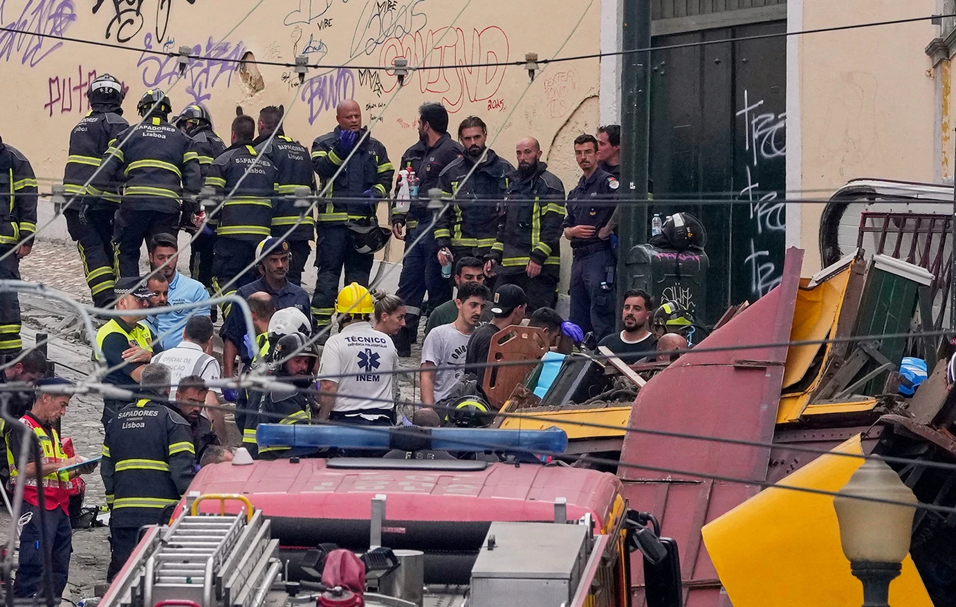 Πορτογαλία: 15 νεκροί από τον εκτροχιασμό του ιστορικού τελεφερίκ Γκλόρια στη Λισαβόνα!