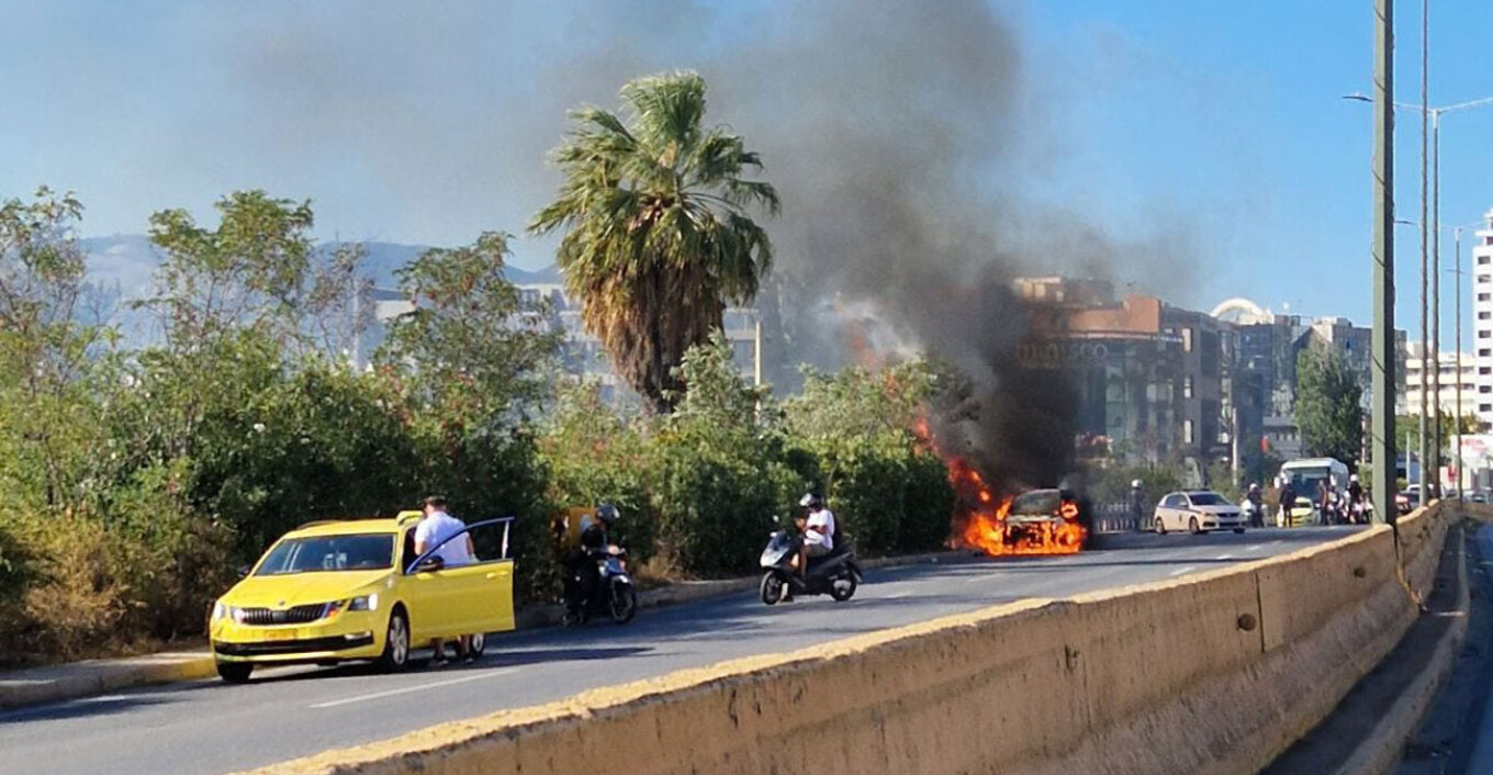 Αυτοκίνητο «τυλίχθηκε» στις φλόγες στη Λεωφόρο Κηφισίας