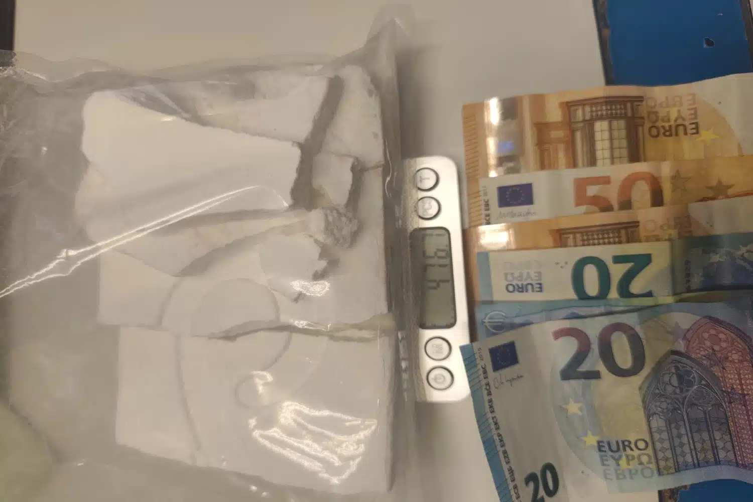 Συνελήφθη στα Πατήσια 17χρονος αλλοδαπός με «ναρκωτικά» – «Έκρυβε» και εκρηκτικό μηχανισμό