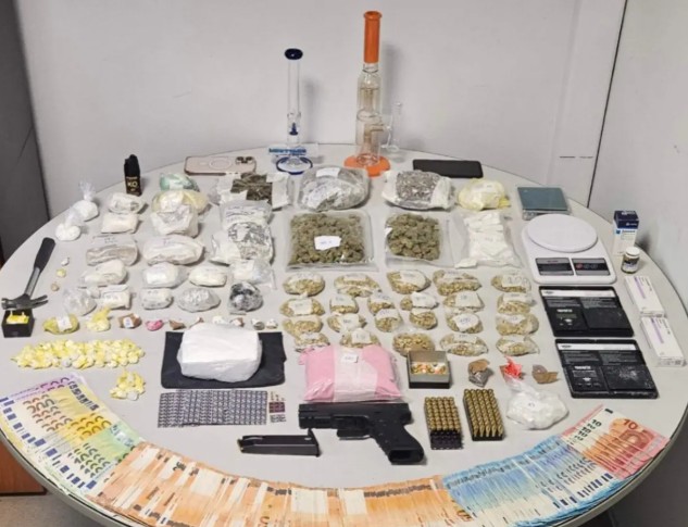 Σύλληψη 47χρονου που είχε κάνει το σπίτι του «άντρο» ναρκωτικών – «Βρέθηκαν» από ροζ κοκαΐνη μέχρι κεταμίνη