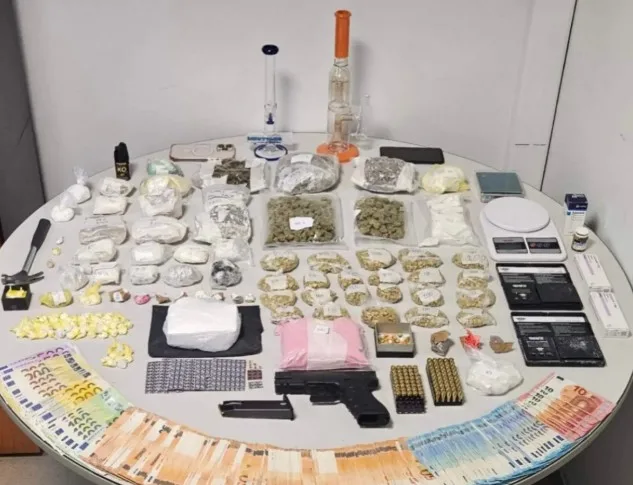 Σύλληψη 47χρονου που είχε κάνει το σπίτι του «άντρο» ναρκωτικών – «Βρέθηκαν» από ροζ κοκαΐνη μέχρι κεταμίνη