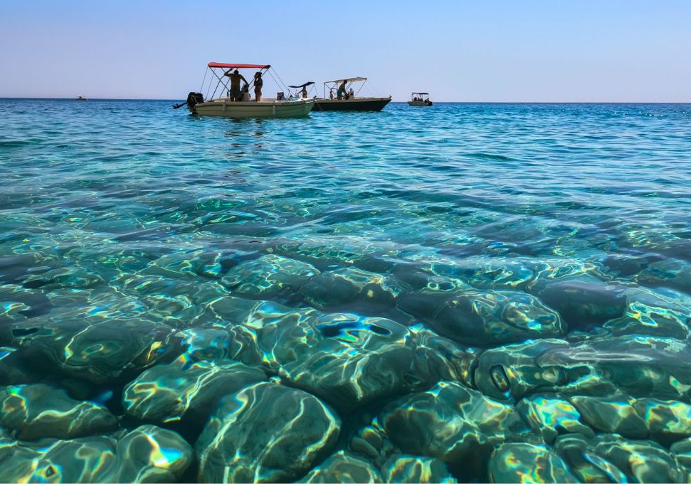 Καλοκαιρία μέχρι την Πέμπτη – Στο Αιγαίο βοριάδες έως 7 μποφόρ