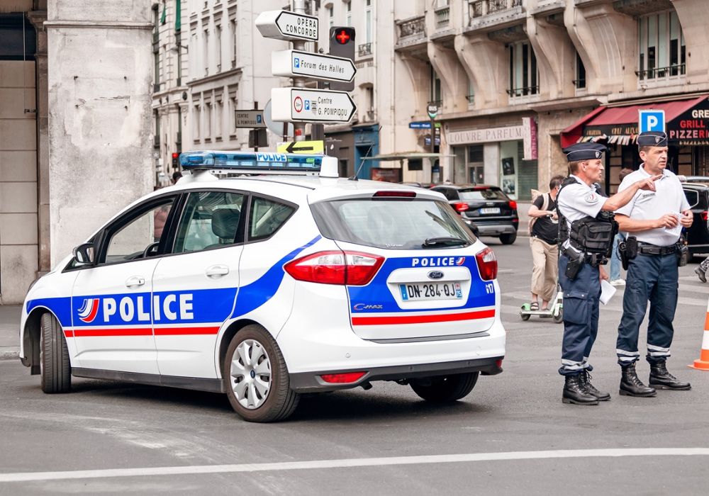 Σοκ στην Ηγουμενίτσα: 18χρονος από τη Μάλτα ταξίδευε με ματσέτα, κατάνα και 6 μαχαίρια