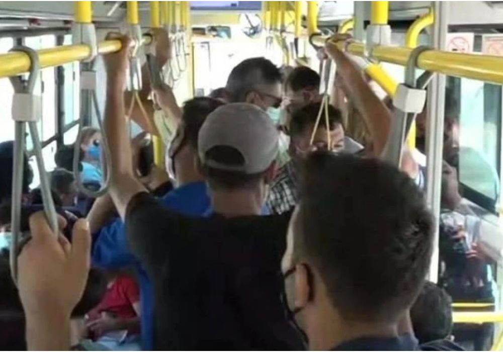 Θεσσαλονίκη: 61χρονος συνελήφθη να φωτογραφίζει 19χρονη μέσα σε λεωφορείο