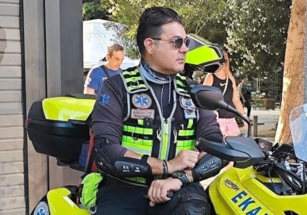 Θετική εξέλιξη: Επιτυχημένο το πρώτο χειρουργείο του διασώστη του ΕΚΑΒ μετά το τροχαίο στην Καλλιθέα