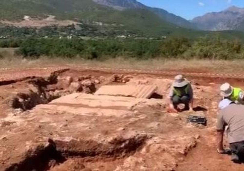 Αλβανία: Ρωμαϊκός τάφος με ελληνική επιγραφή αποκαλύπτει μέλος της υψηλής κοινωνίας