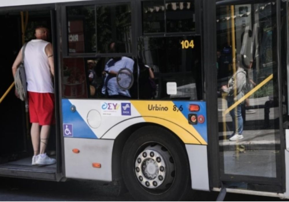 Συγκρούστηκε λεωφορείο με γερανό στη Συγγρού – Κίνηση-εφιάλτης προς Αθήνα
