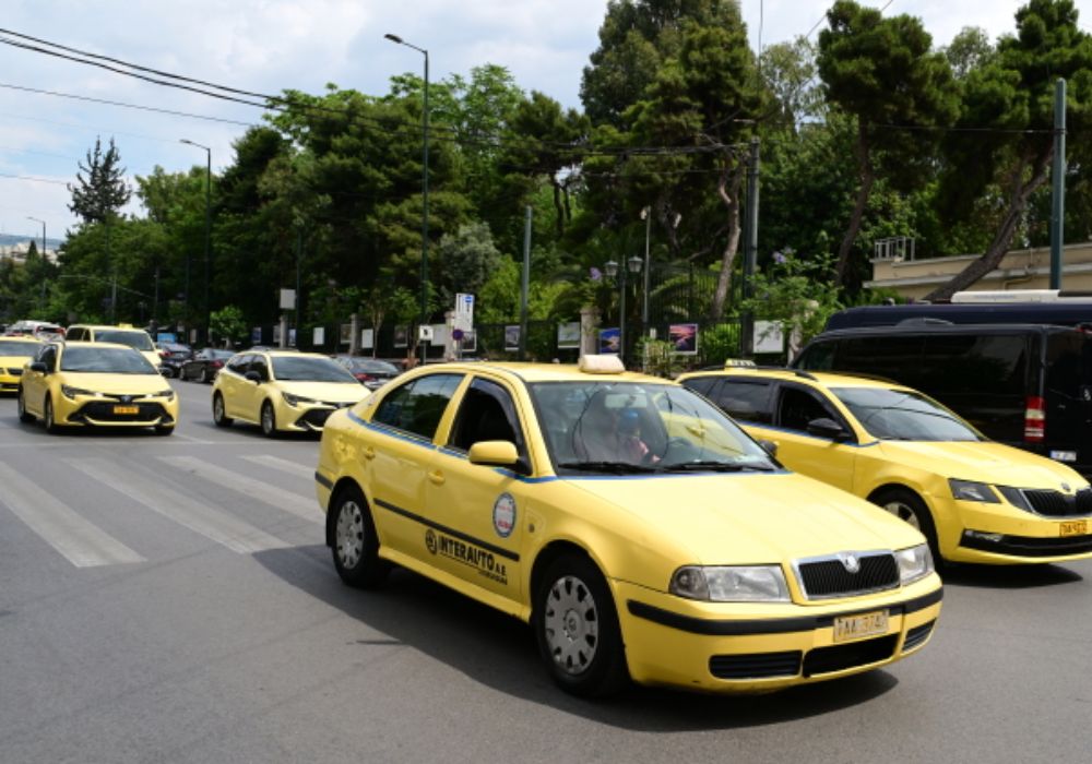 Παραλύει η Αττική: Διήμερη απεργία των ταξί – Τα αιτήματα των οδηγών