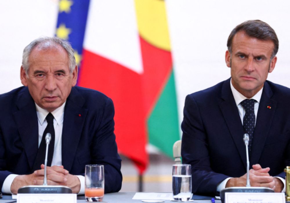 Η Γαλλία σε κρίση χρέους και κοινωνικού διχασμού: «Πώς να κυβερνήσεις μια χώρα με 246 τύπους τυριού;»