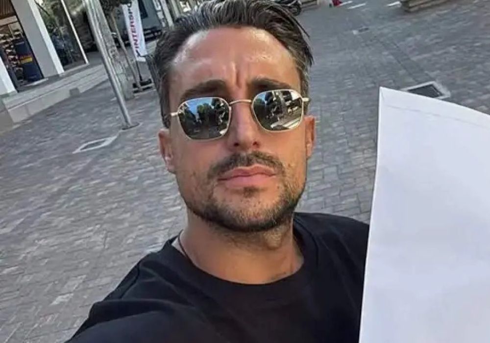 Σάκης Κατσούλης: «Παρέλαβα τα αποτελέσματα και ξεκινάω περαιτέρω εξετάσεις μετά τη διάγνωση αιφνίδιας βαρηκοΐας»